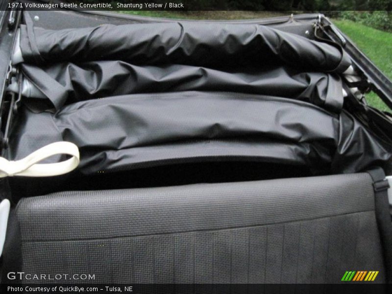 Shantung Yellow / Black 1971 Volkswagen Beetle Convertible