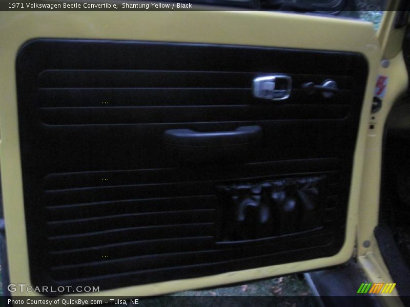 Shantung Yellow / Black 1971 Volkswagen Beetle Convertible