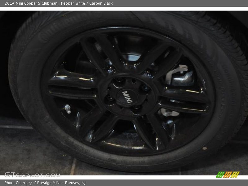 Pepper White / Carbon Black 2014 Mini Cooper S Clubman