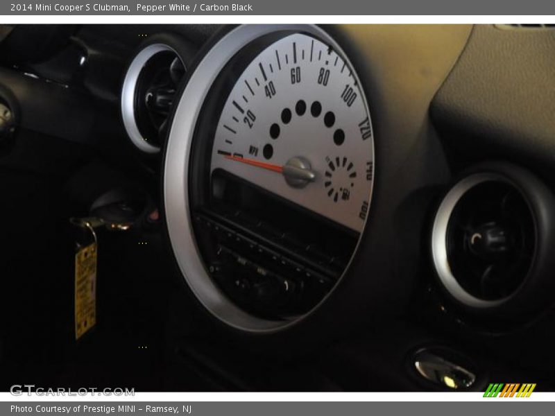 Pepper White / Carbon Black 2014 Mini Cooper S Clubman