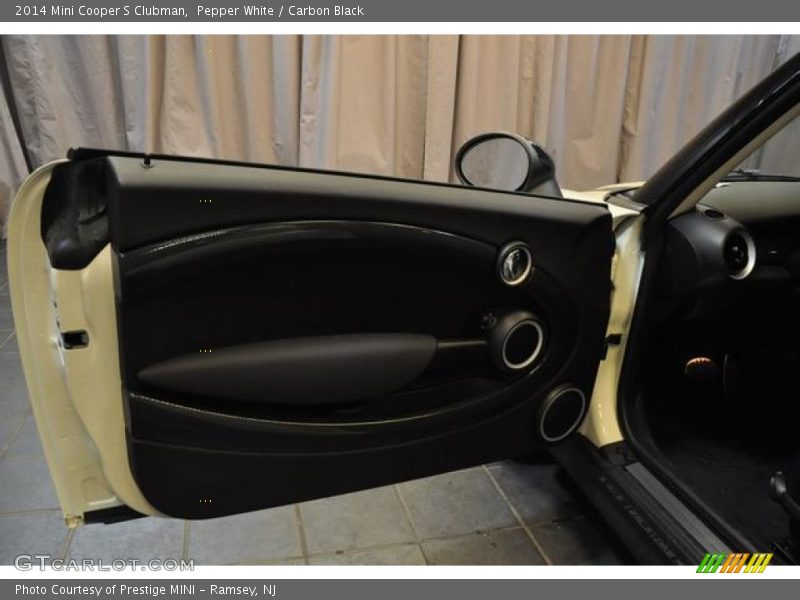 Pepper White / Carbon Black 2014 Mini Cooper S Clubman