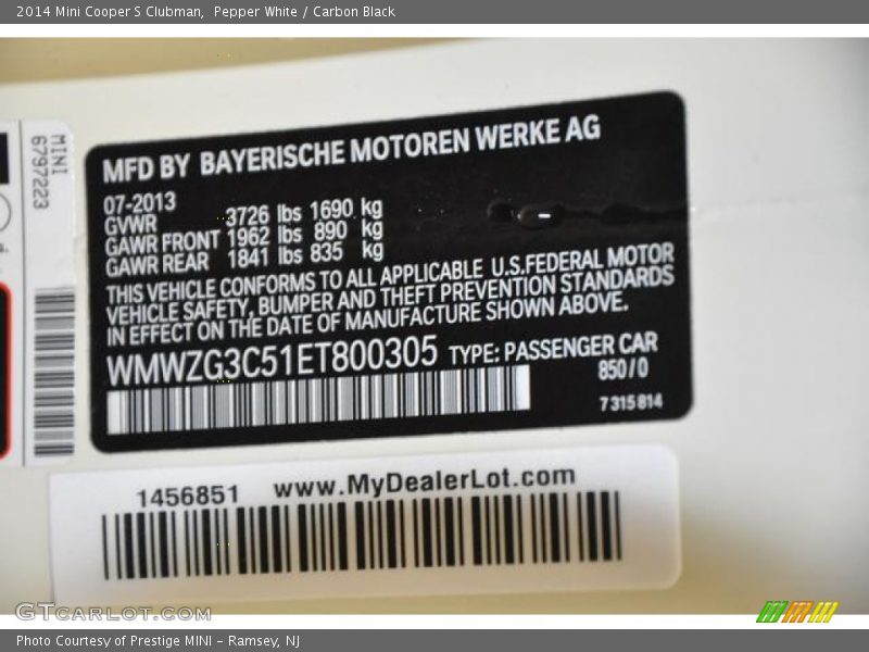 Pepper White / Carbon Black 2014 Mini Cooper S Clubman
