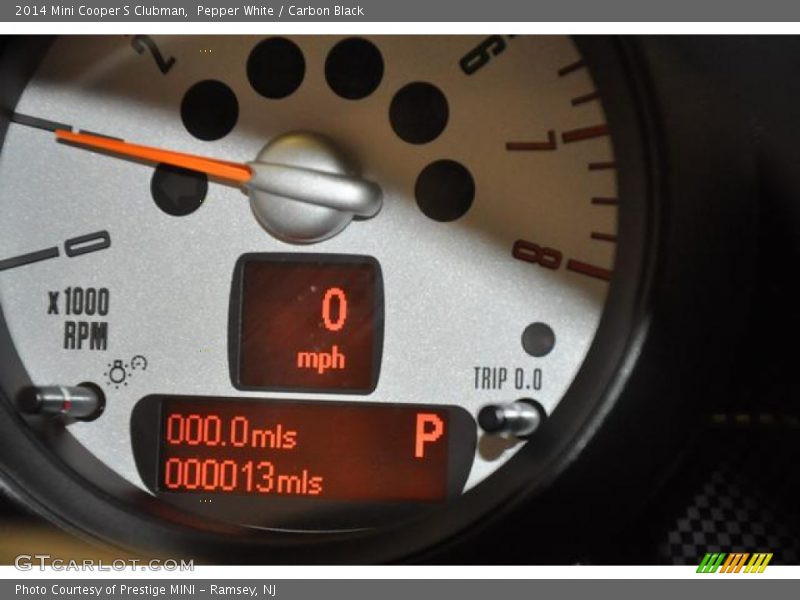 Pepper White / Carbon Black 2014 Mini Cooper S Clubman