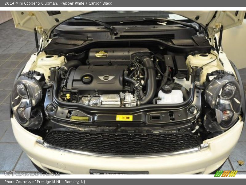 Pepper White / Carbon Black 2014 Mini Cooper S Clubman