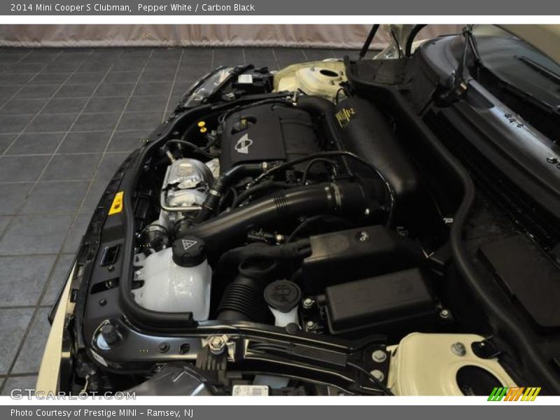 Pepper White / Carbon Black 2014 Mini Cooper S Clubman