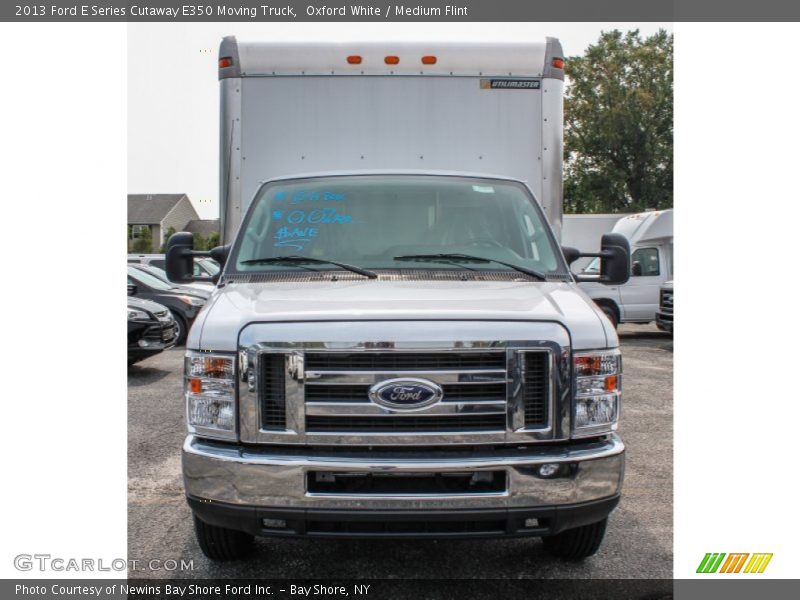 Oxford White / Medium Flint 2013 Ford E Series Cutaway E350 Moving Truck