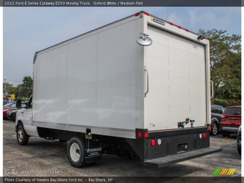 Oxford White / Medium Flint 2013 Ford E Series Cutaway E350 Moving Truck