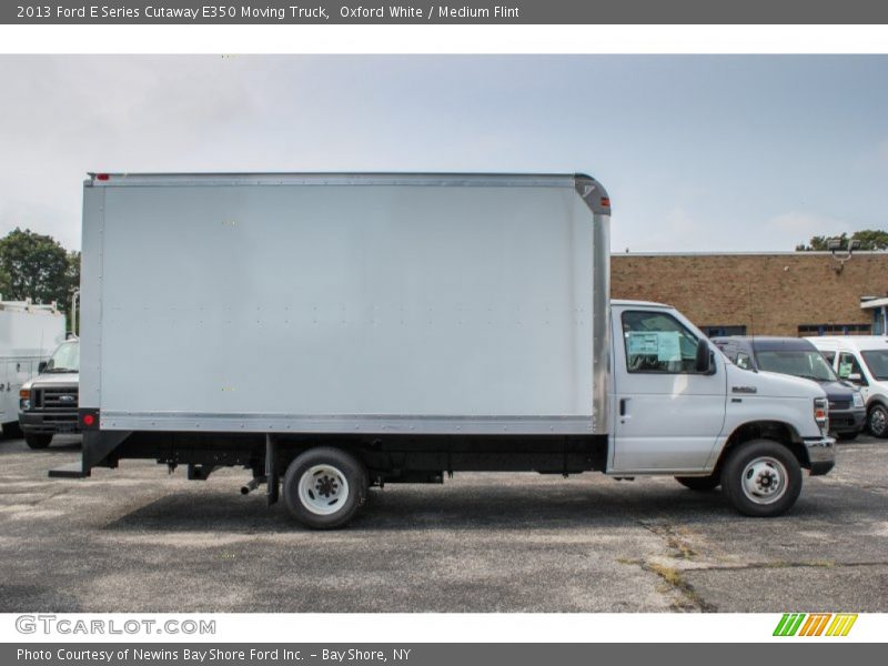 Oxford White / Medium Flint 2013 Ford E Series Cutaway E350 Moving Truck