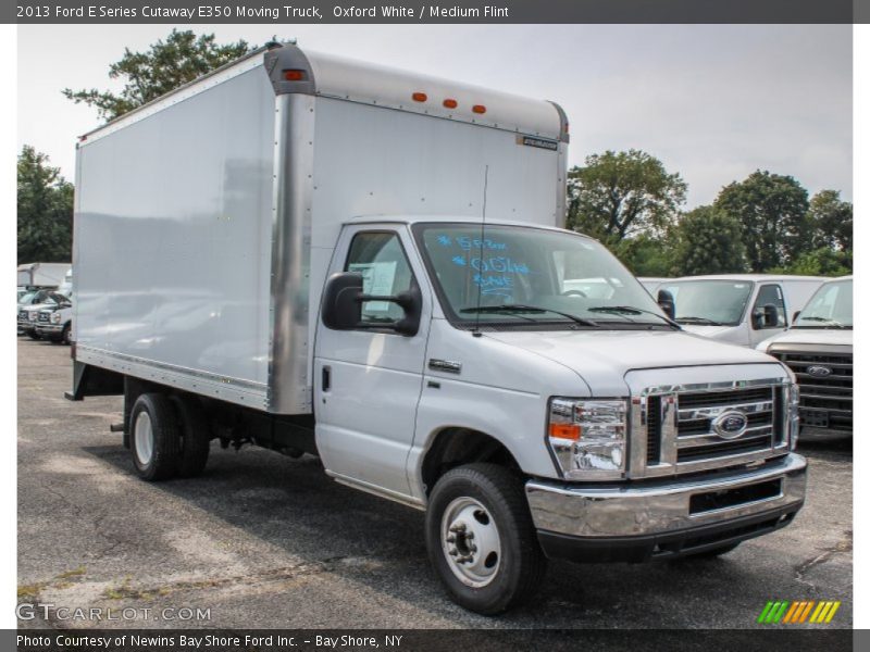 Oxford White / Medium Flint 2013 Ford E Series Cutaway E350 Moving Truck