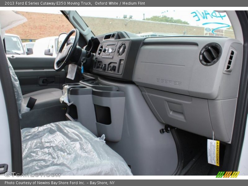 Oxford White / Medium Flint 2013 Ford E Series Cutaway E350 Moving Truck