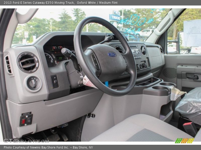Oxford White / Medium Flint 2013 Ford E Series Cutaway E350 Moving Truck