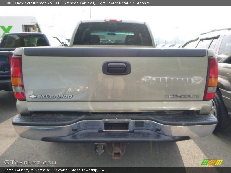Light Pewter Metallic / Graphite 2002 Chevrolet Silverado 2500 LS Extended Cab 4x4