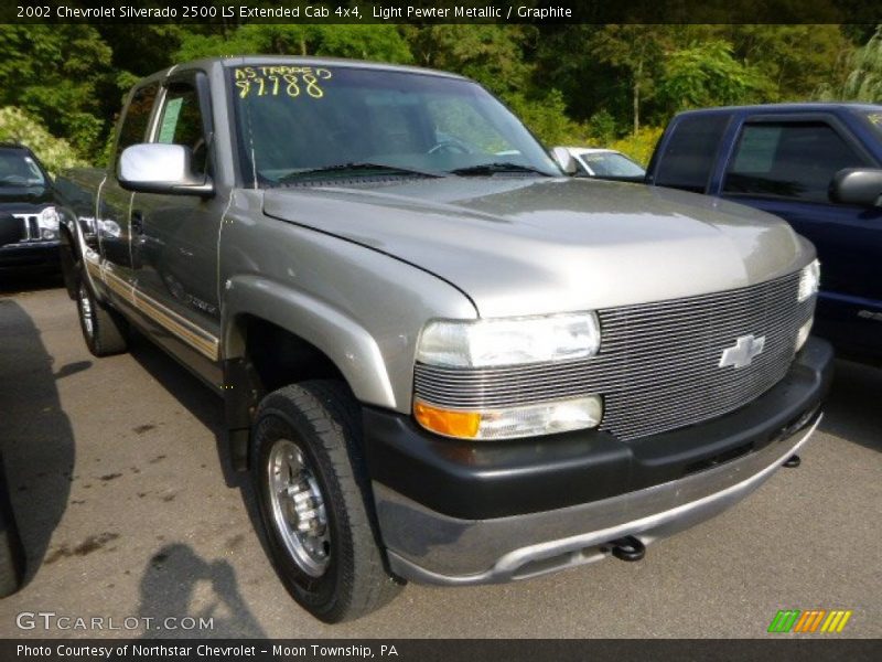 Light Pewter Metallic / Graphite 2002 Chevrolet Silverado 2500 LS Extended Cab 4x4