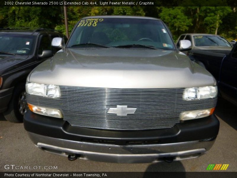 Light Pewter Metallic / Graphite 2002 Chevrolet Silverado 2500 LS Extended Cab 4x4