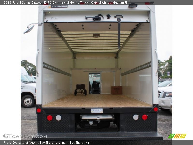  2013 E Series Cutaway E450 Commercial Moving Truck Trunk