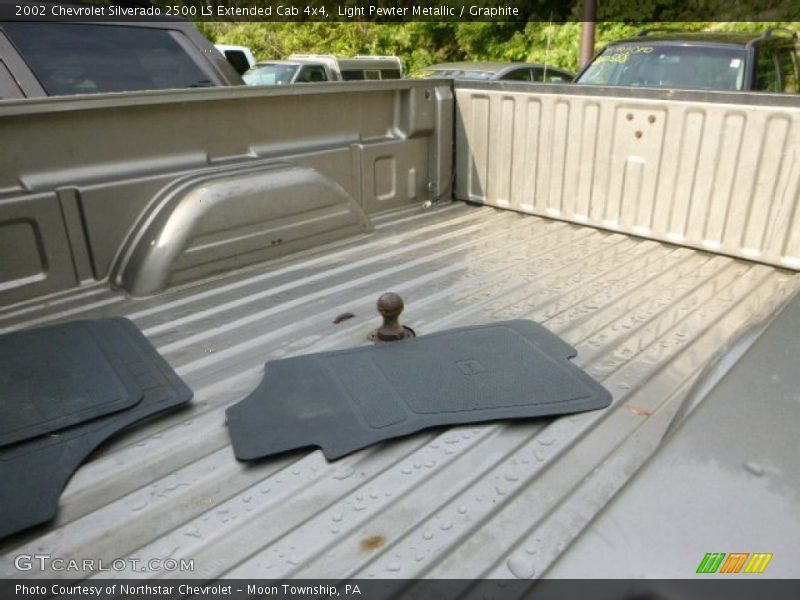 Light Pewter Metallic / Graphite 2002 Chevrolet Silverado 2500 LS Extended Cab 4x4