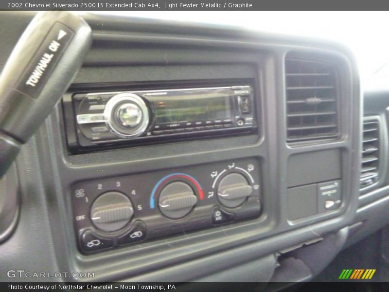 Light Pewter Metallic / Graphite 2002 Chevrolet Silverado 2500 LS Extended Cab 4x4