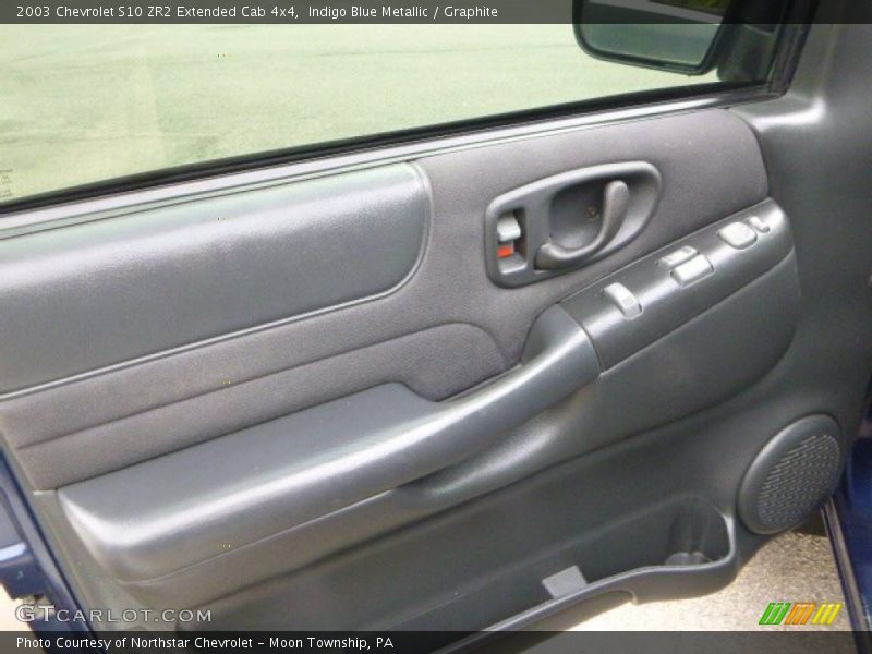 Indigo Blue Metallic / Graphite 2003 Chevrolet S10 ZR2 Extended Cab 4x4