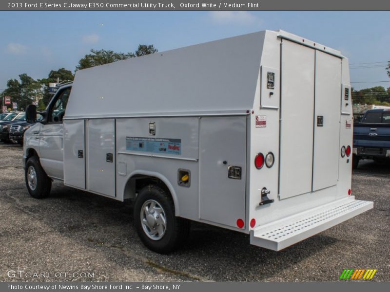 Oxford White / Medium Flint 2013 Ford E Series Cutaway E350 Commercial Utility Truck