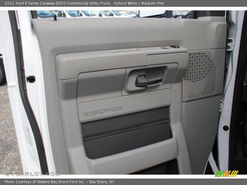 Oxford White / Medium Flint 2013 Ford E Series Cutaway E350 Commercial Utility Truck
