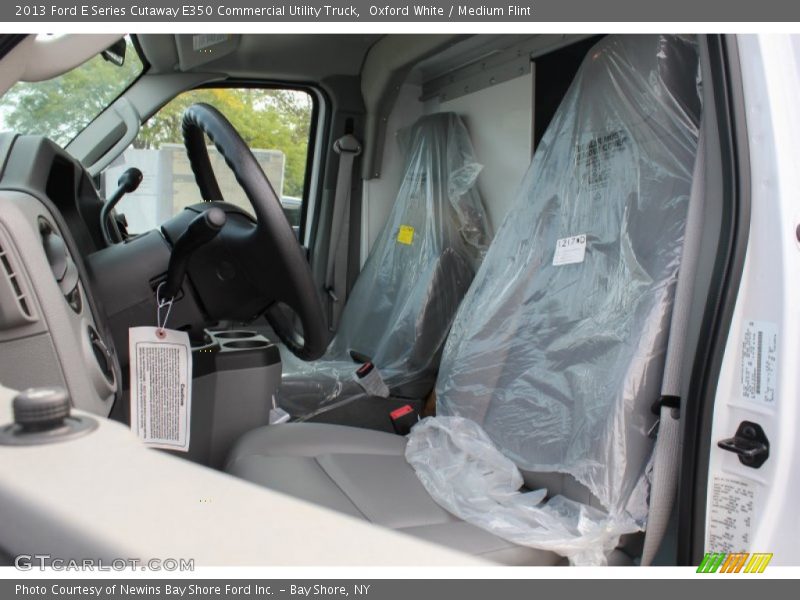 Oxford White / Medium Flint 2013 Ford E Series Cutaway E350 Commercial Utility Truck