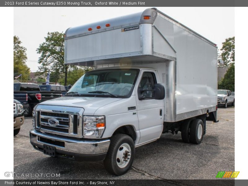 Oxford White / Medium Flint 2013 Ford E Series Cutaway E350 Moving Truck