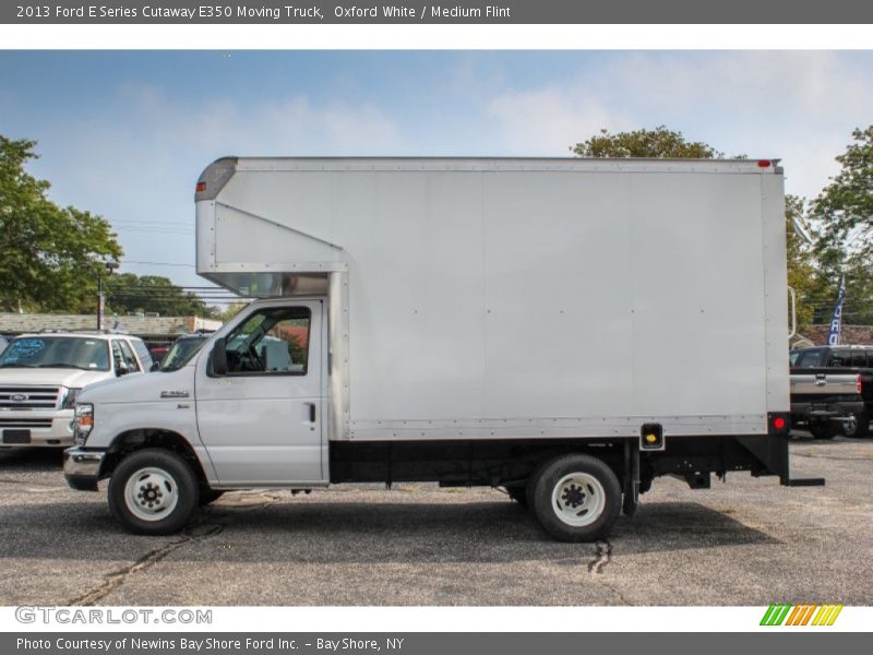 Oxford White / Medium Flint 2013 Ford E Series Cutaway E350 Moving Truck