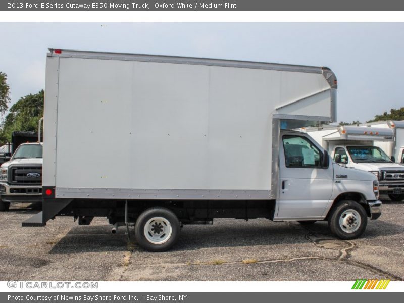 Oxford White / Medium Flint 2013 Ford E Series Cutaway E350 Moving Truck