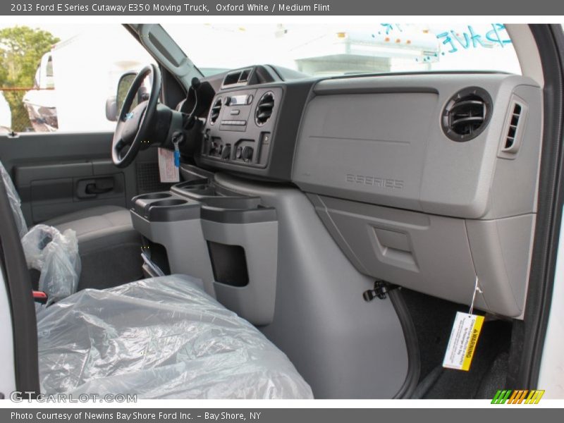 Oxford White / Medium Flint 2013 Ford E Series Cutaway E350 Moving Truck