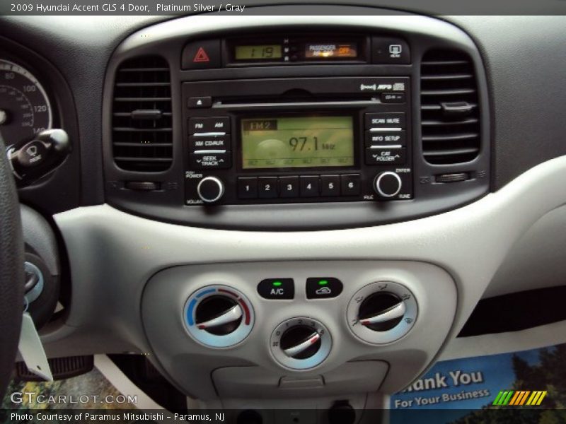 Platinum Silver / Gray 2009 Hyundai Accent GLS 4 Door