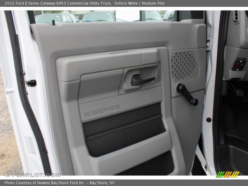 Oxford White / Medium Flint 2013 Ford E Series Cutaway E450 Commercial Utility Truck