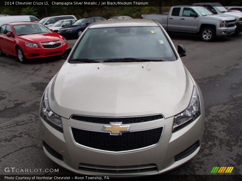 Champagne Silver Metallic / Jet Black/Medium Titanium 2014 Chevrolet Cruze LS