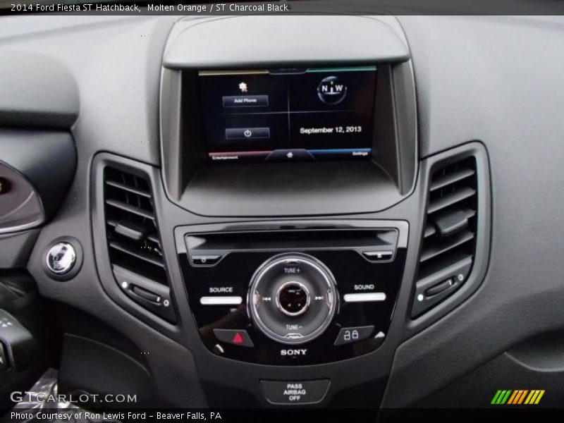 Controls of 2014 Fiesta ST Hatchback