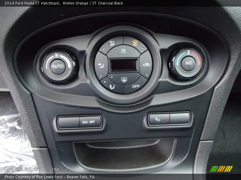 Controls of 2014 Fiesta ST Hatchback
