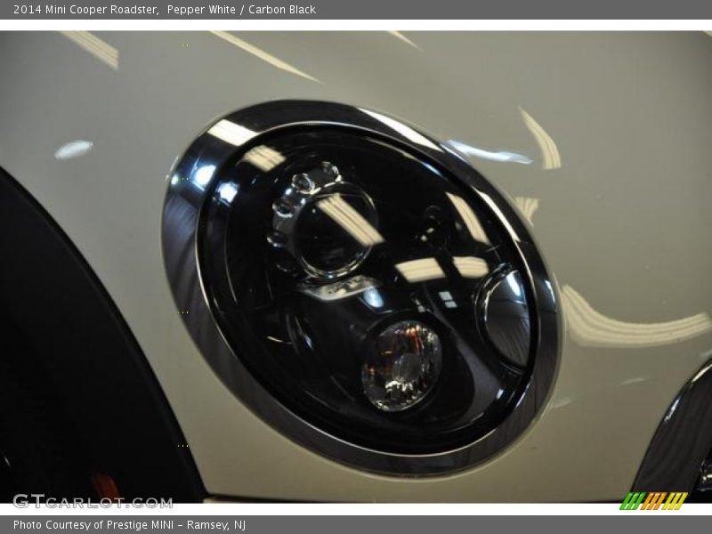 Pepper White / Carbon Black 2014 Mini Cooper Roadster