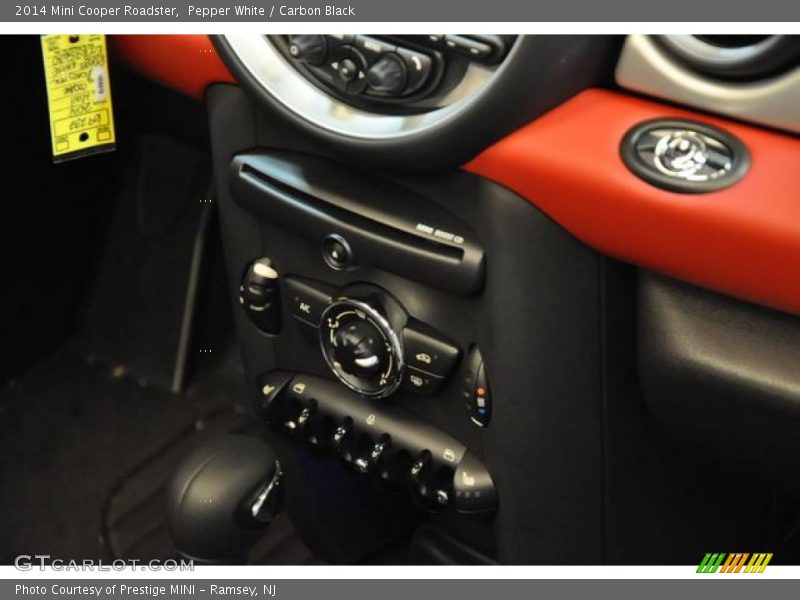Pepper White / Carbon Black 2014 Mini Cooper Roadster
