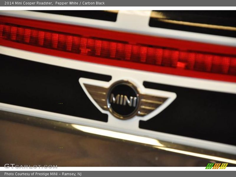 Pepper White / Carbon Black 2014 Mini Cooper Roadster