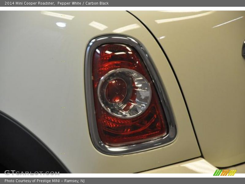 Pepper White / Carbon Black 2014 Mini Cooper Roadster