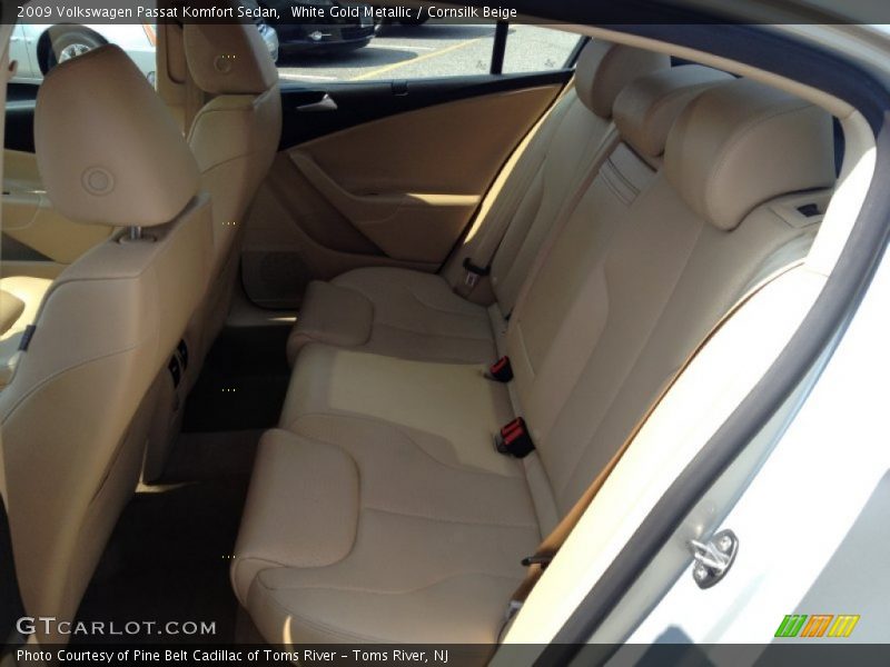 White Gold Metallic / Cornsilk Beige 2009 Volkswagen Passat Komfort Sedan