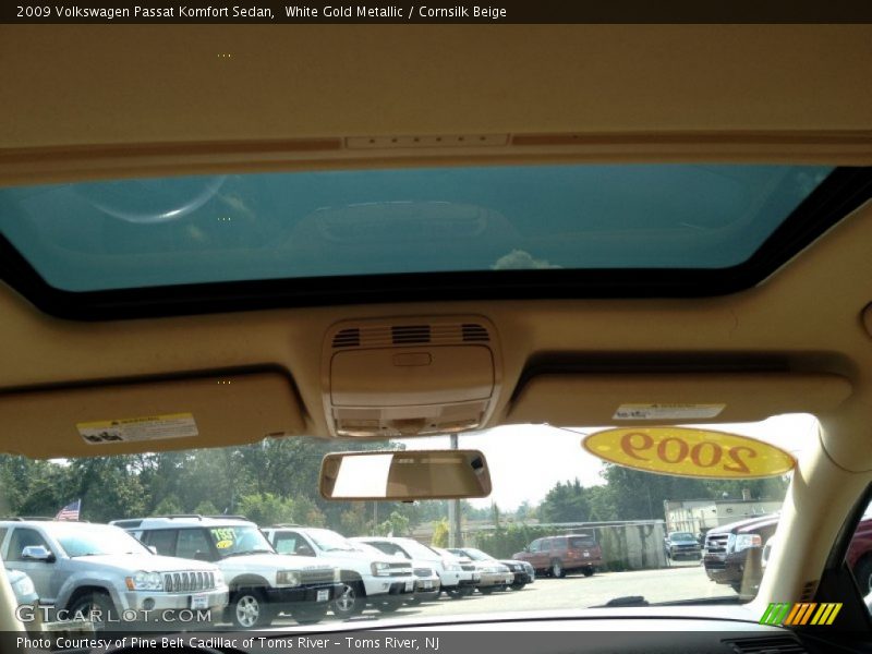 White Gold Metallic / Cornsilk Beige 2009 Volkswagen Passat Komfort Sedan