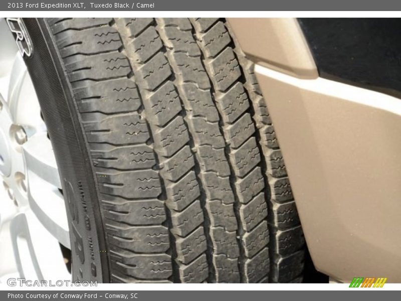 Tuxedo Black / Camel 2013 Ford Expedition XLT