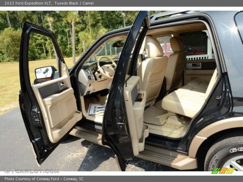 Tuxedo Black / Camel 2013 Ford Expedition XLT