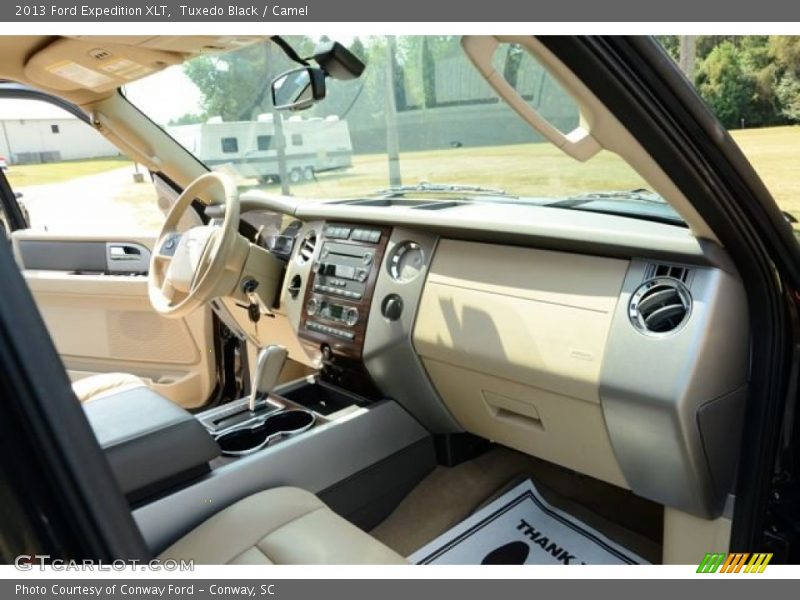 Tuxedo Black / Camel 2013 Ford Expedition XLT