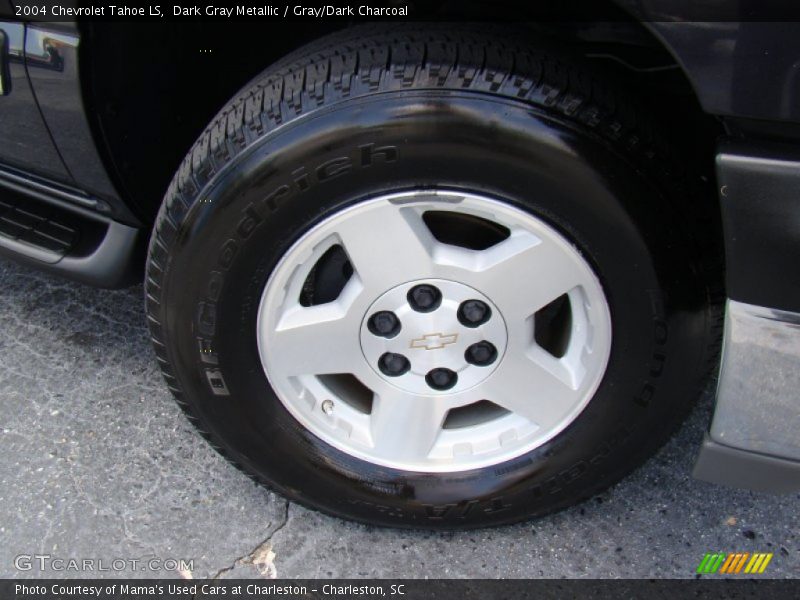 Dark Gray Metallic / Gray/Dark Charcoal 2004 Chevrolet Tahoe LS