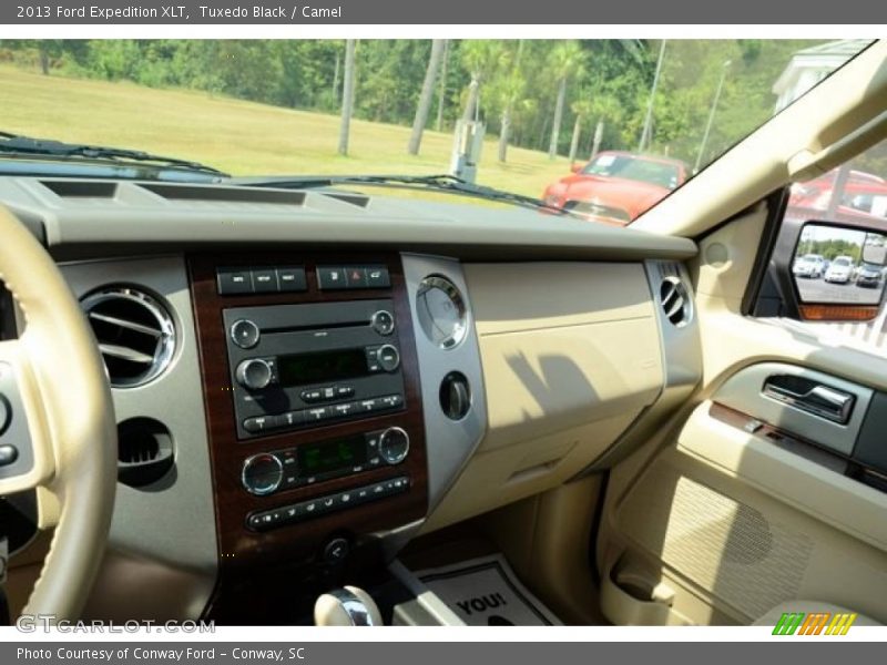 Tuxedo Black / Camel 2013 Ford Expedition XLT