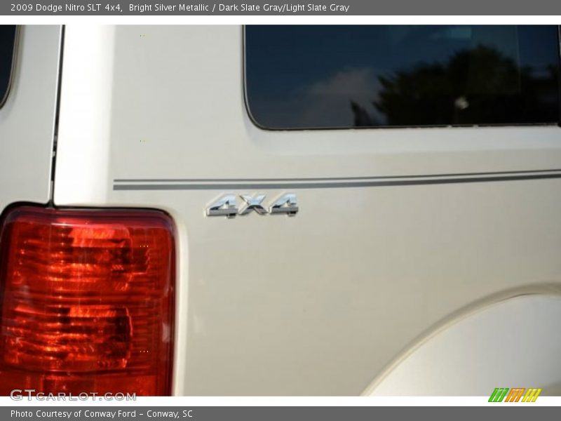 Bright Silver Metallic / Dark Slate Gray/Light Slate Gray 2009 Dodge Nitro SLT 4x4