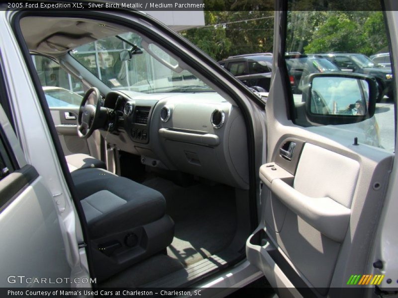 Silver Birch Metallic / Medium Parchment 2005 Ford Expedition XLS