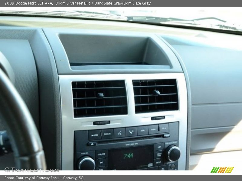 Bright Silver Metallic / Dark Slate Gray/Light Slate Gray 2009 Dodge Nitro SLT 4x4