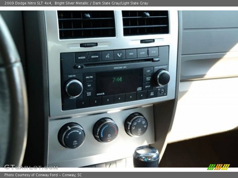 Bright Silver Metallic / Dark Slate Gray/Light Slate Gray 2009 Dodge Nitro SLT 4x4
