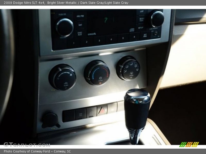 Bright Silver Metallic / Dark Slate Gray/Light Slate Gray 2009 Dodge Nitro SLT 4x4
